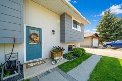 109 Centennial Park Crescent EASTBow Island, AB T0K 0G0