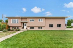 938 6 Street SERedcliff, AB T0J 2P0