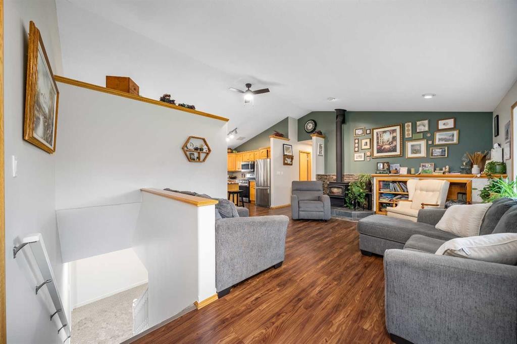 104063 Range Road 111, Bow Island, AB - Indoor Photo Showing Other Room