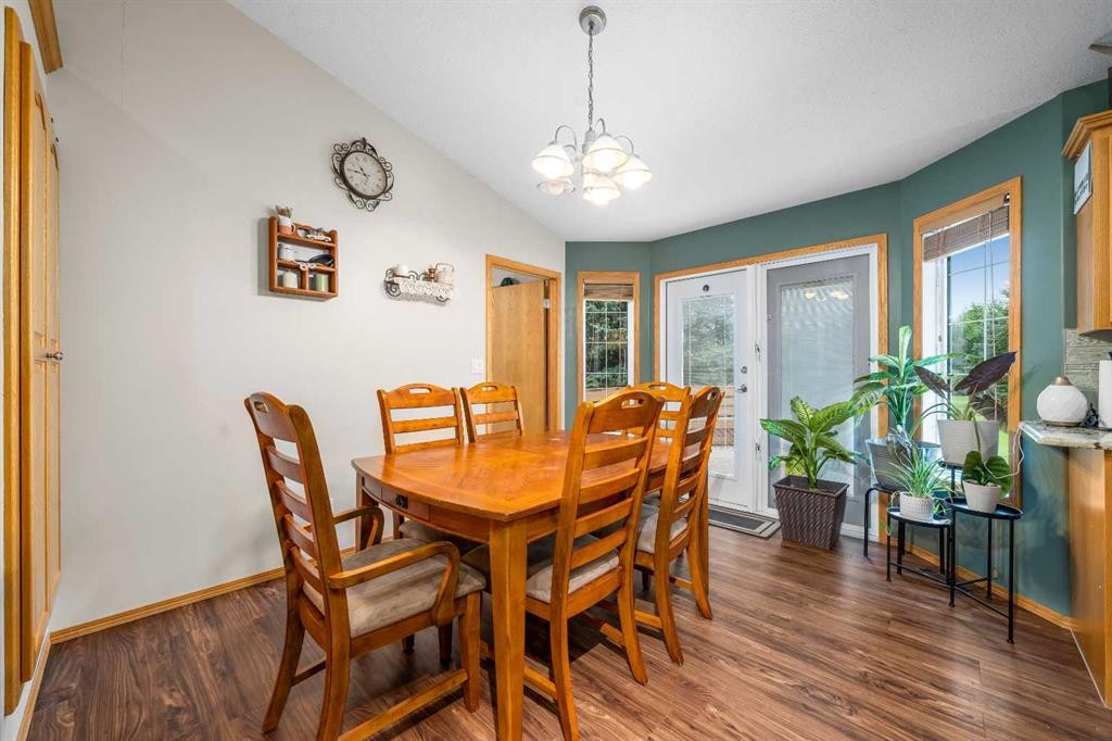 104063 Range Road 111, Bow Island, AB - Indoor Photo Showing Dining Room