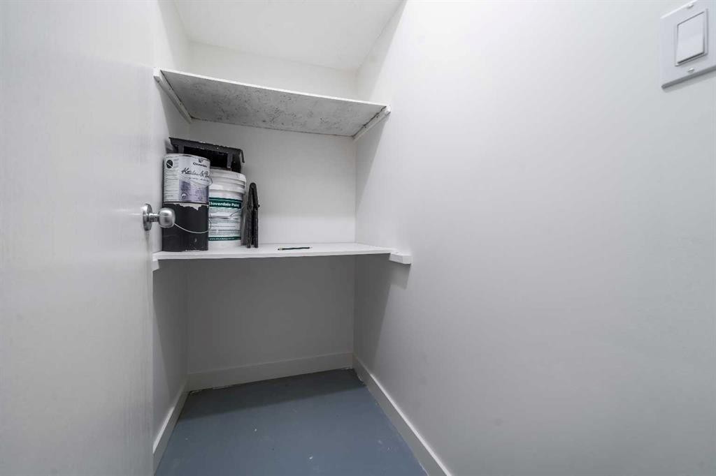 104063 Range Road 111, Bow Island, AB - Indoor With Storage
