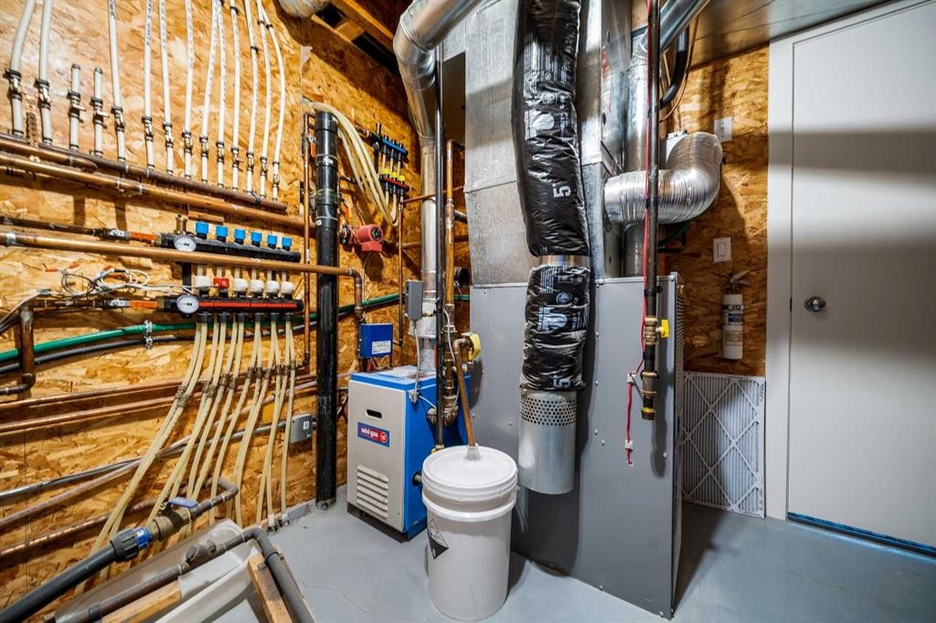 104063 Range Road 111, Bow Island, AB - Indoor Photo Showing Basement