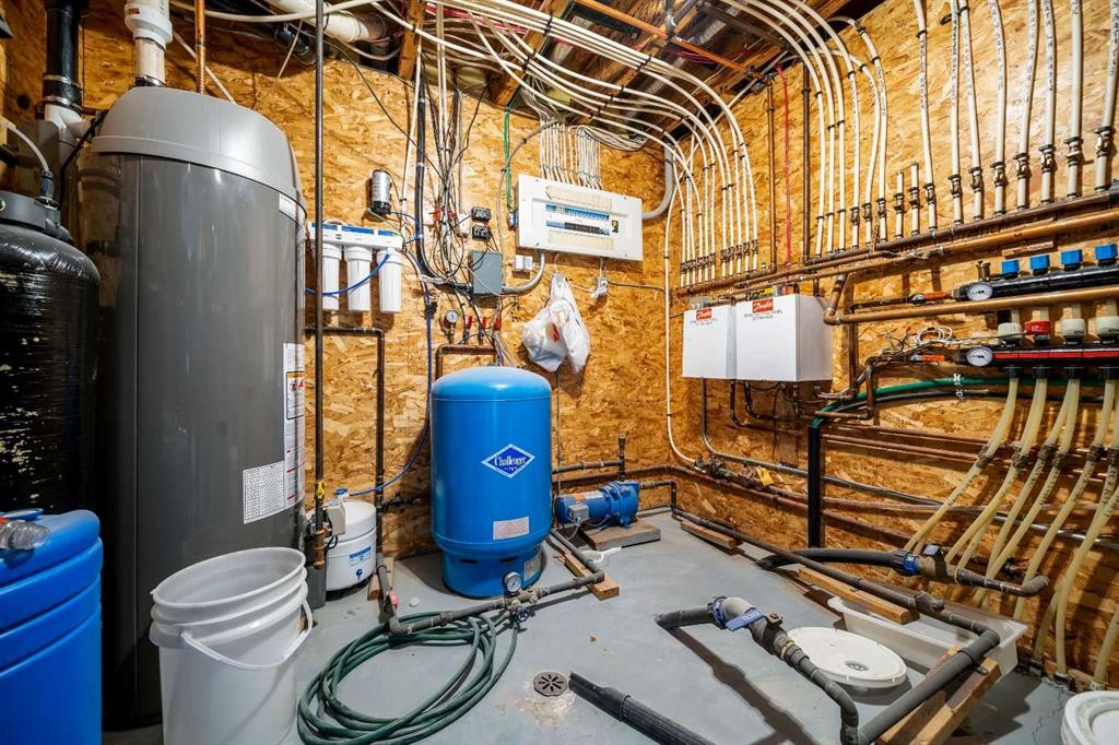 104063 Range Road 111, Bow Island, AB - Indoor Photo Showing Basement
