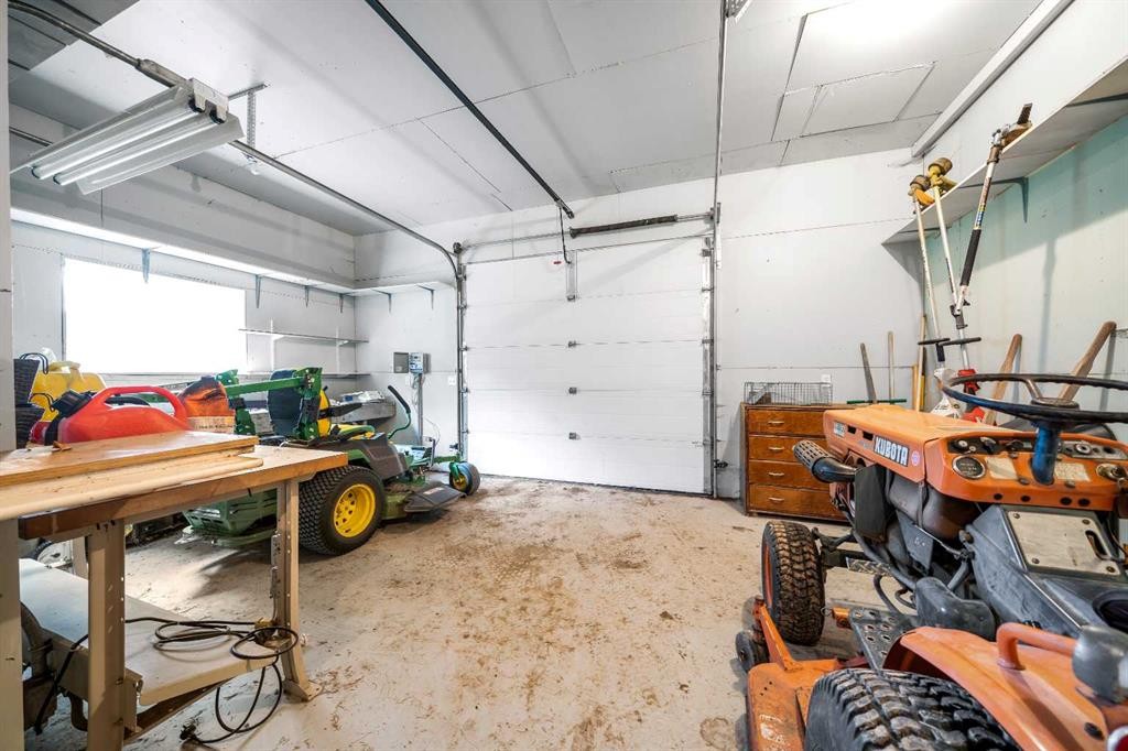 104063 Range Road 111, Bow Island, AB - Indoor Photo Showing Garage