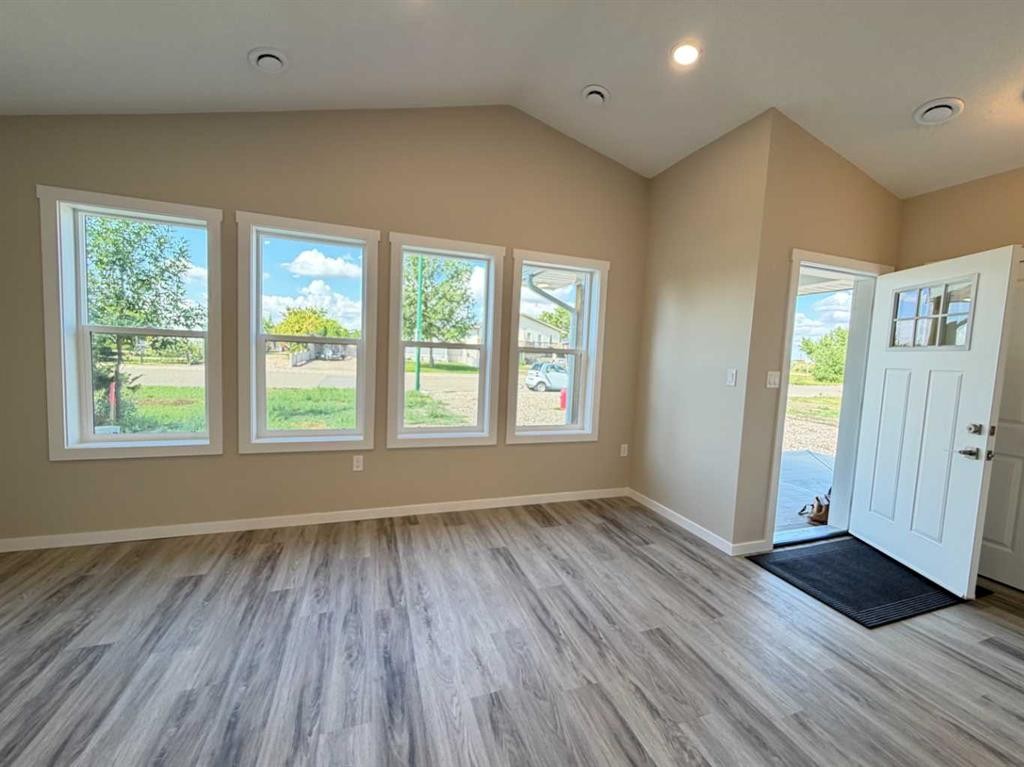 418 Main Street North, Redcliff, AB - Indoor Photo Showing Other Room