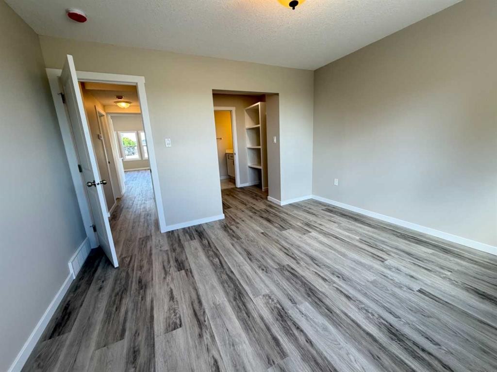 418 Main Street North, Redcliff, AB - Indoor Photo Showing Other Room