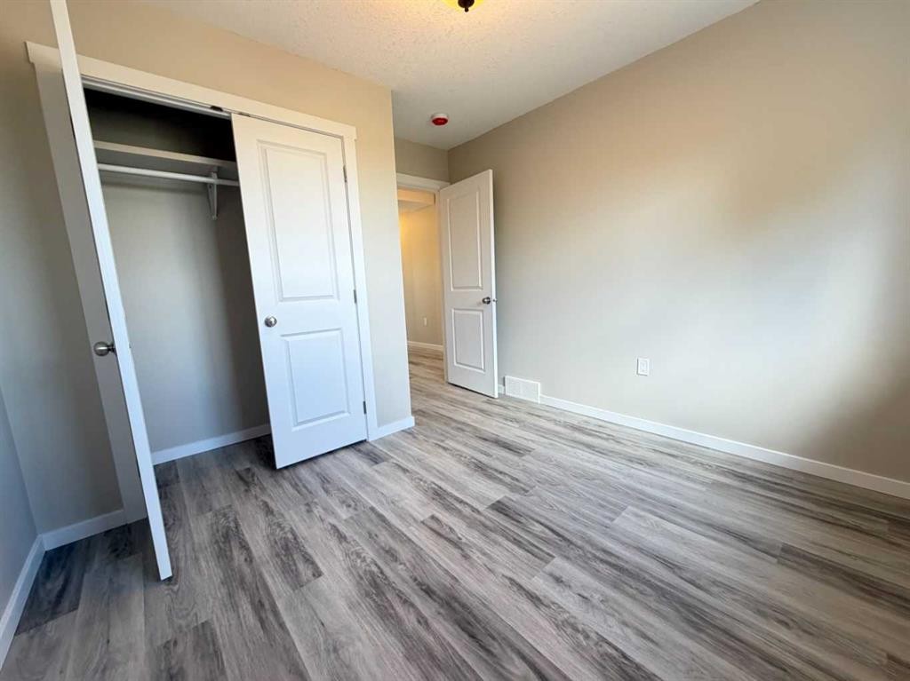 418 Main Street North, Redcliff, AB - Indoor Photo Showing Other Room
