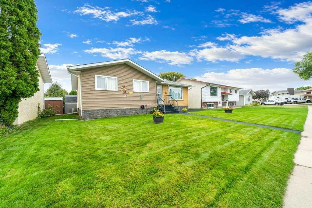 29 Cairns Way Se, Medicine Hat, AB