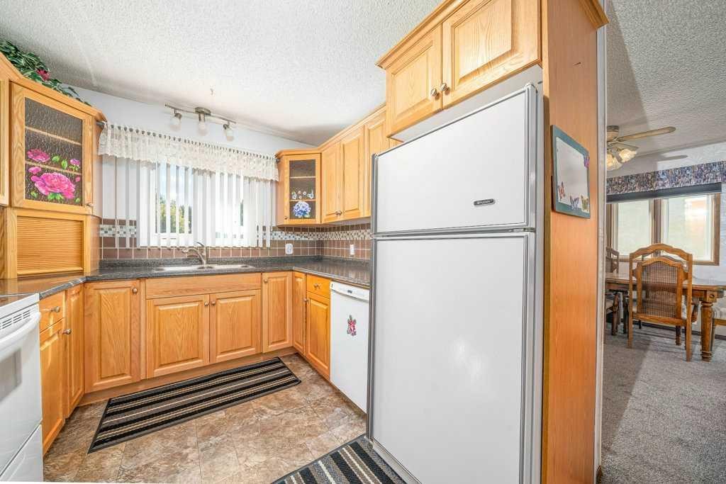 29 Cairns Way Se, Medicine Hat, AB