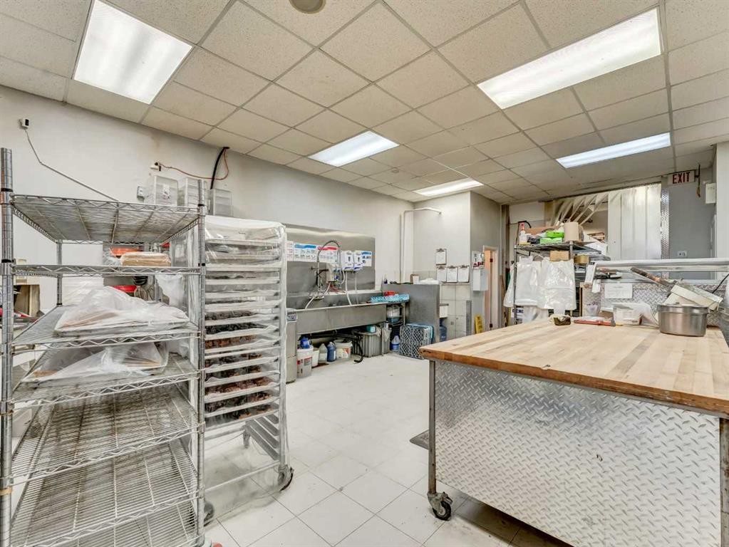 8 3 Street Se, Redcliff, AB