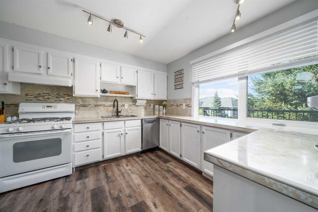 25 Fairway Crescent, Foremost, AB