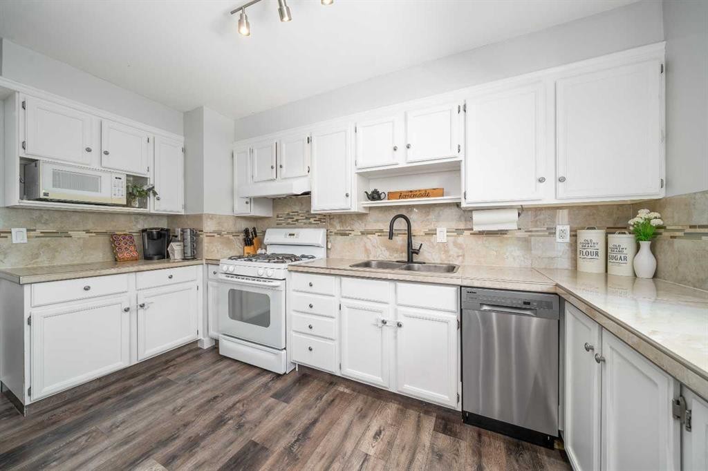 25 Fairway Crescent, Foremost, AB