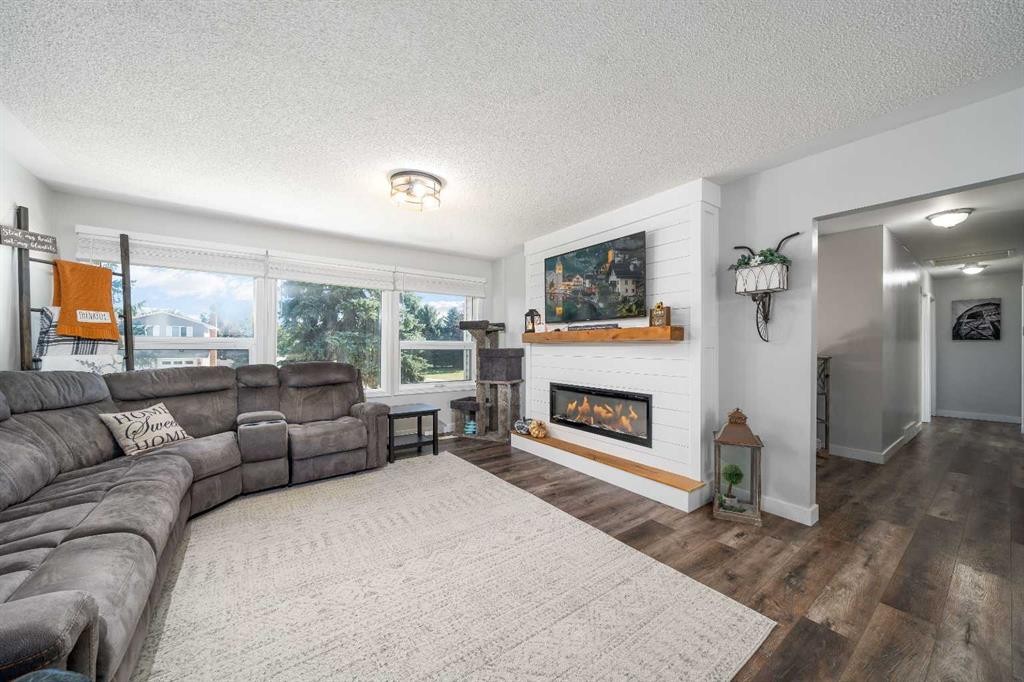 25 Fairway Crescent, Foremost, AB