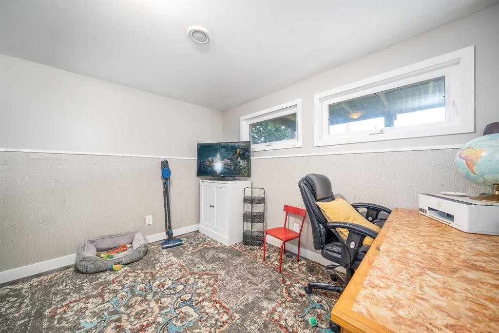 25 Fairway Crescent, Foremost, AB