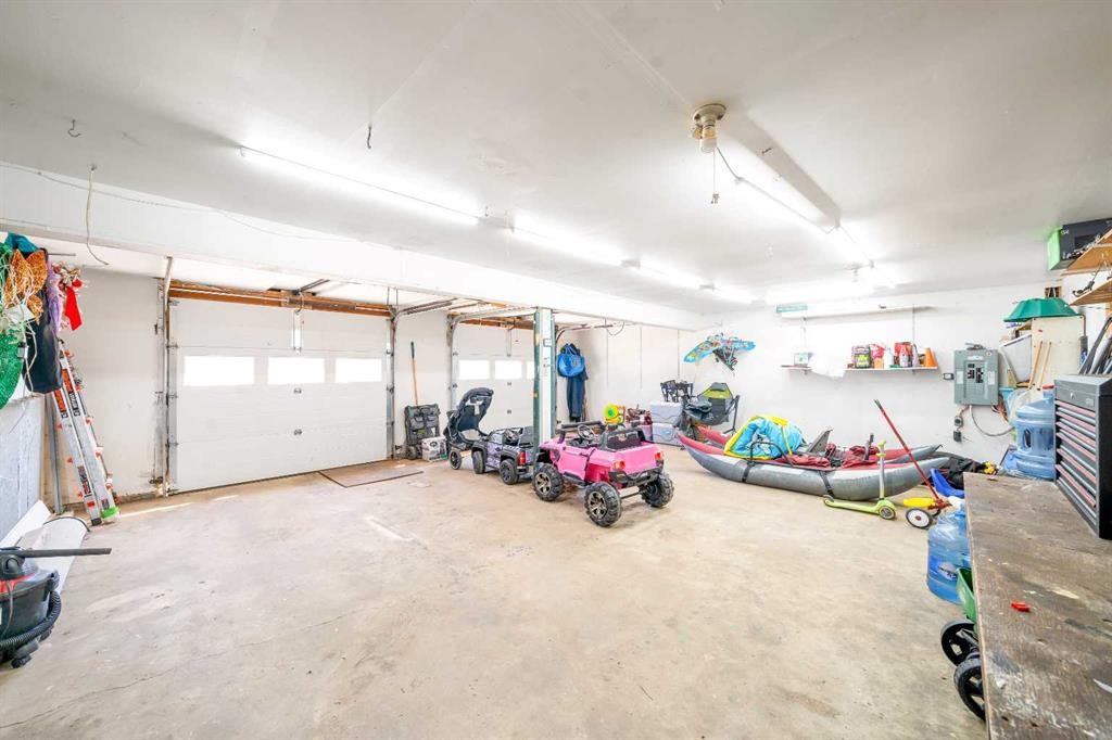 25 Fairway Crescent, Foremost, AB