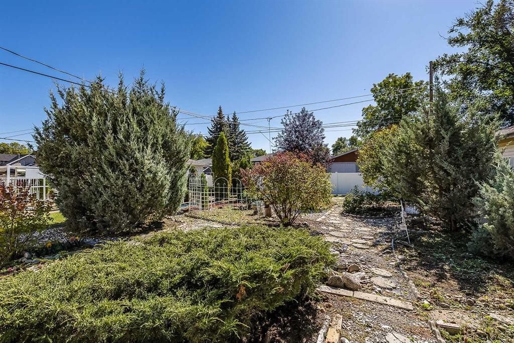 77 9 Street Ne, Medicine Hat, AB