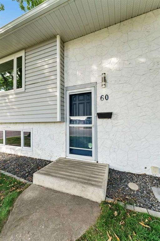 60 Gray Crescent Nw, Medicine Hat, AB