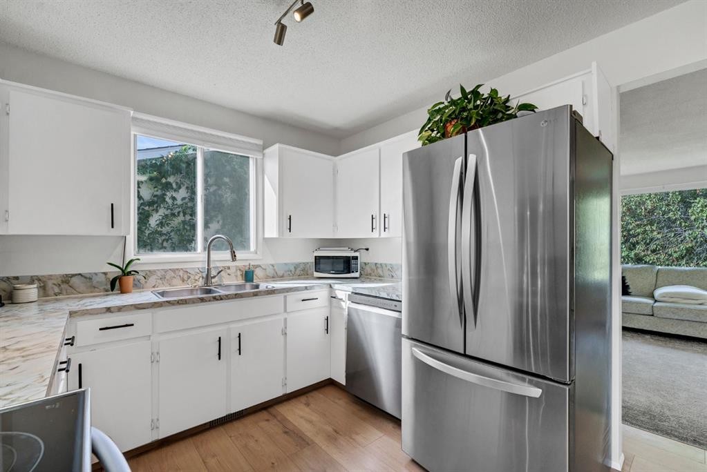 253 11 Street Ne, Medicine Hat, AB