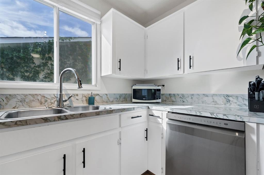 253 11 Street Ne, Medicine Hat, AB