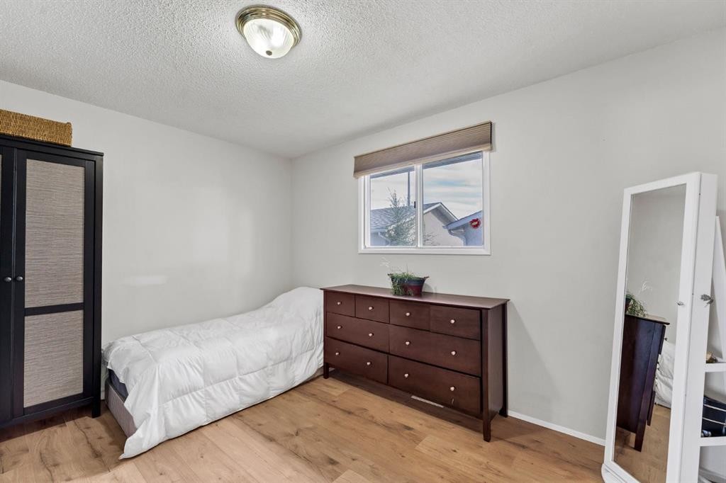 253 11 Street Ne, Medicine Hat, AB