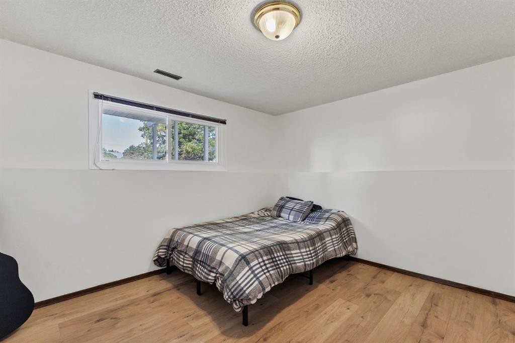 253 11 Street Ne, Medicine Hat, AB