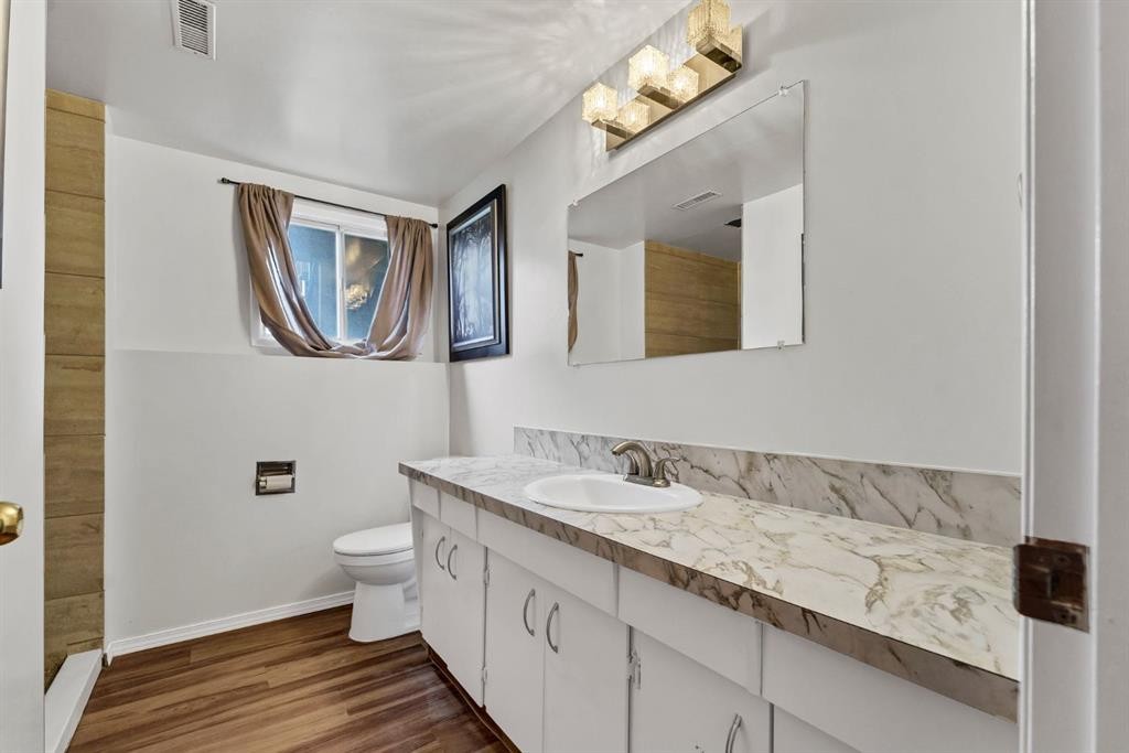 253 11 Street Ne, Medicine Hat, AB