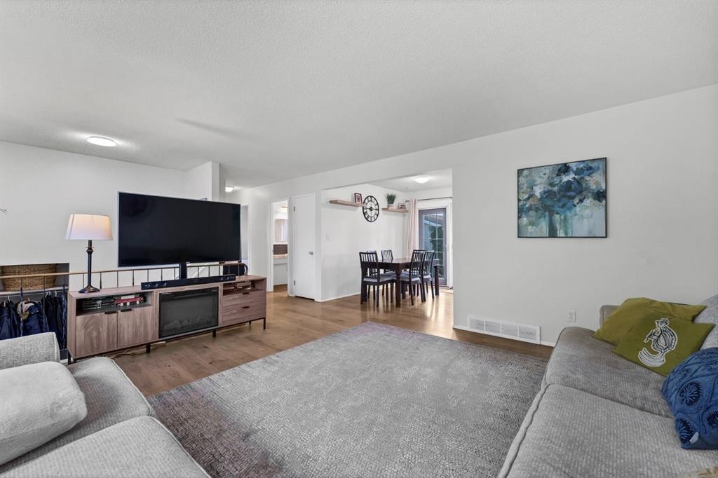 253 11 Street Ne, Medicine Hat, AB