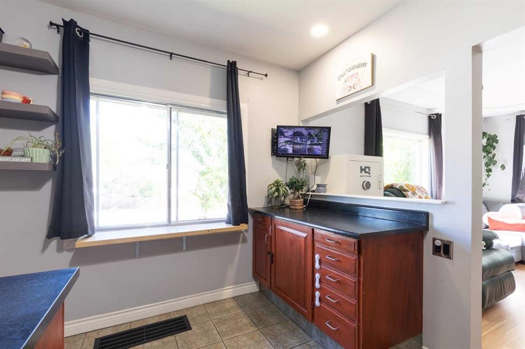 1178 Queen Street Se, Medicine Hat, AB