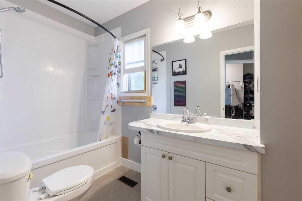 1178 Queen Street Se, Medicine Hat, AB