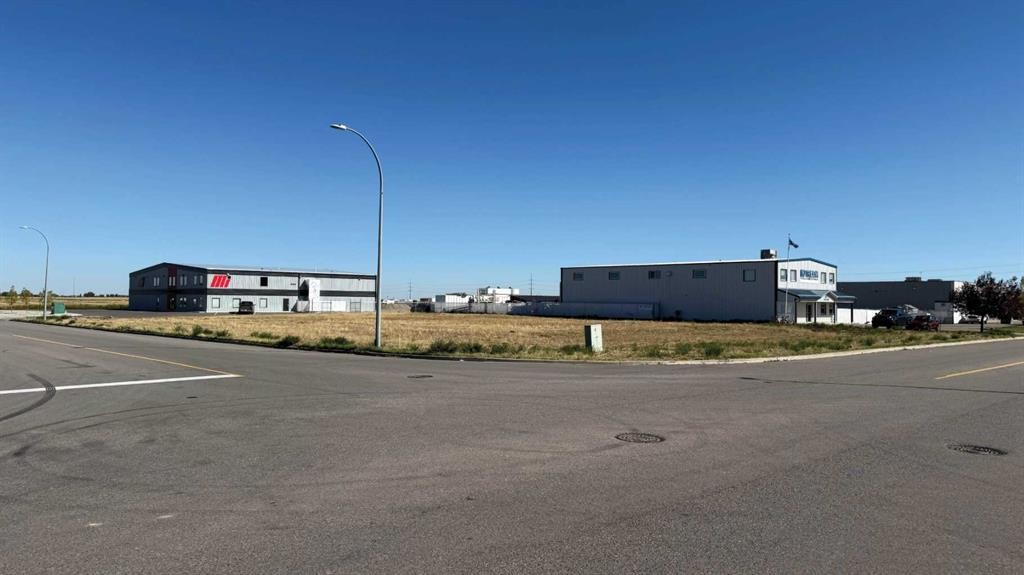 3031 Giffen Road North, Lethbridge, AB