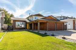 93 Shaw Crescent SEMedicine Hat, AB T1B 3Y6