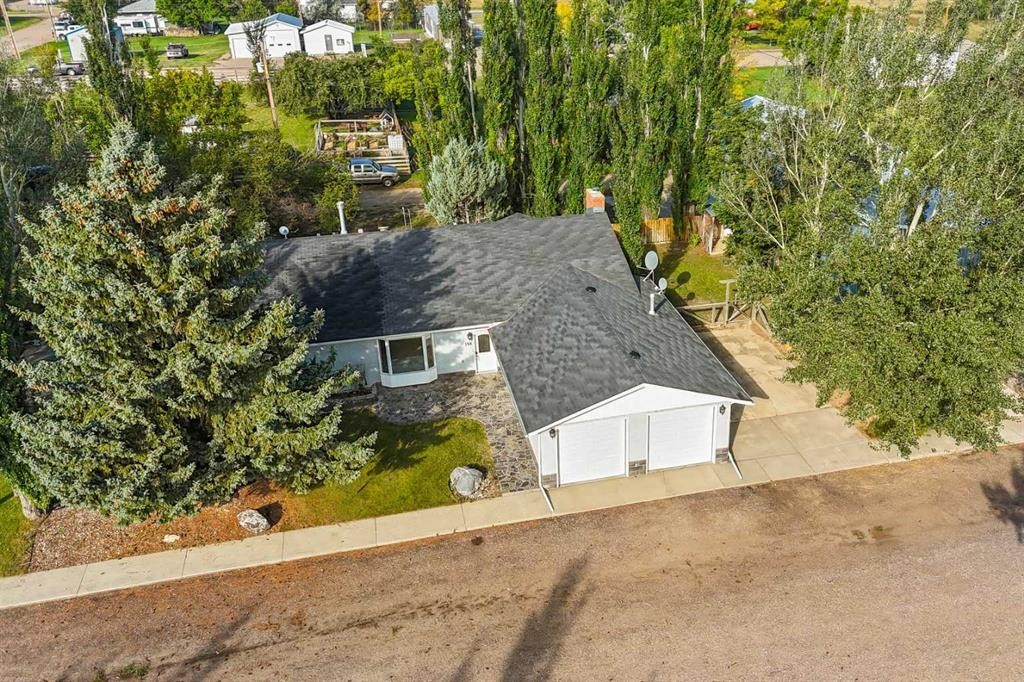 150 Chudleigh Street, Etzikom, AB