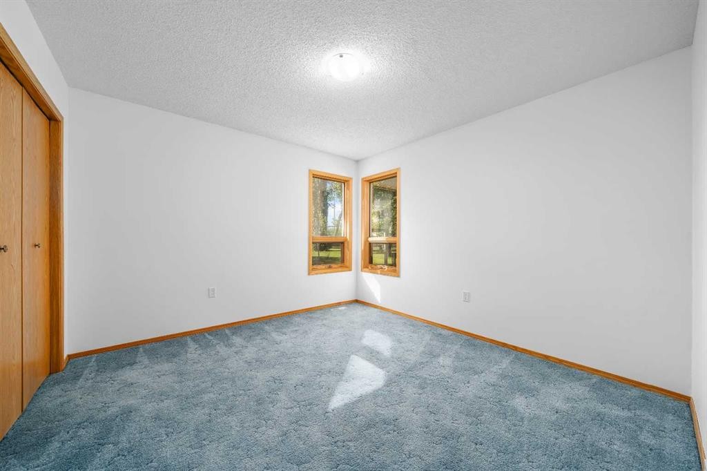 150 Chudleigh Street, Etzikom, AB