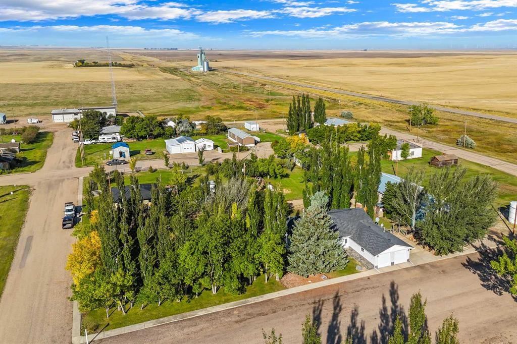 150 Chudleigh Street, Etzikom, AB
