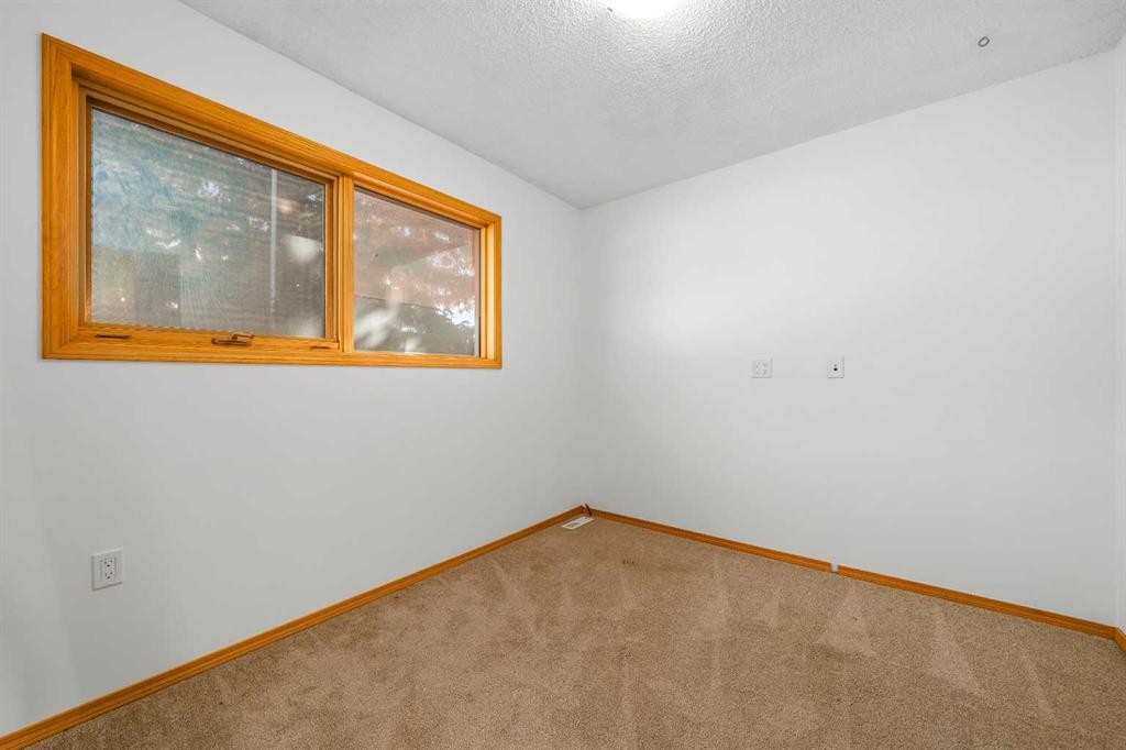 150 Chudleigh Street, Etzikom, AB