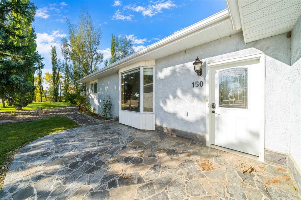 150 Chudleigh Street, Etzikom, AB