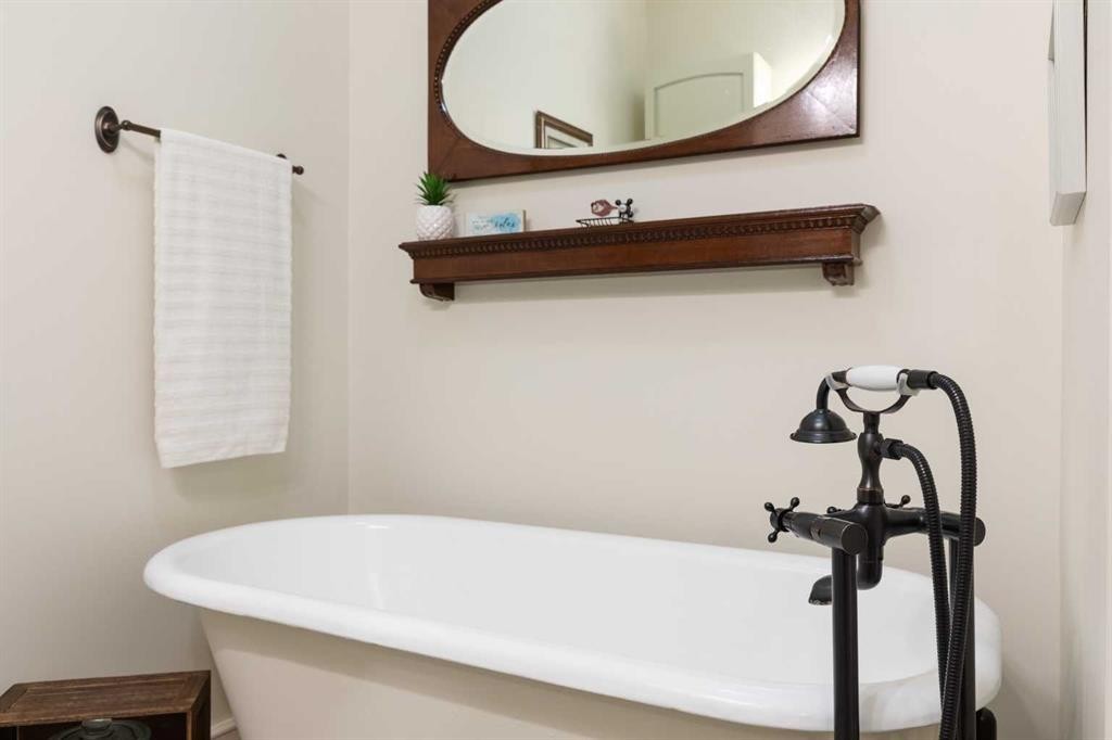 44 8 Street Ne, Medicine Hat, AB