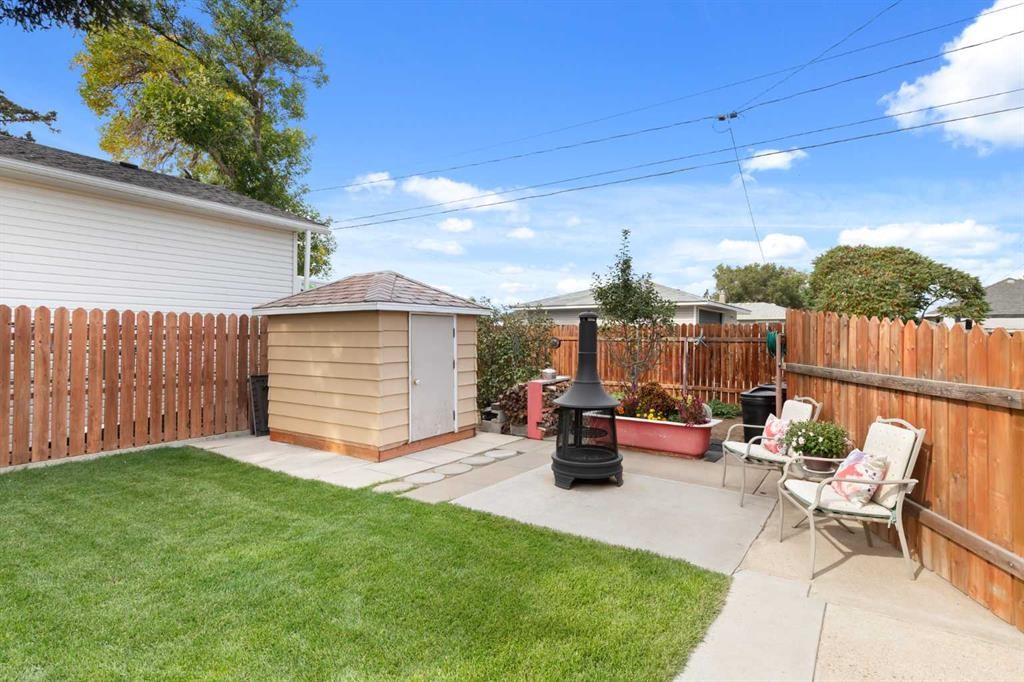 44 8 Street Ne, Medicine Hat, AB