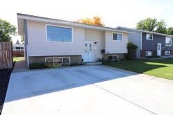 327 19 Street NEMedicine Hat, AB T1C 1B2