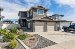 8 Hamptons Crescent SEMedicine Hat, AB T1B 0N7