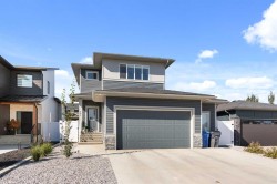 203 Hamptons Crescent SEMedicine Hat, AB T1B 0P4