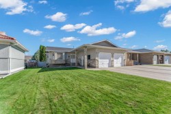33 Park Meadows Drive SEMedicine Hat, AB T1B 4C3