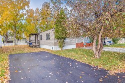 200-4000 13 Avenue SEMedicine Hat, AB T1B 1J3