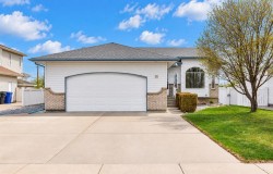 45 Scott Green SEMedicine Hat, AB T1B 4M5