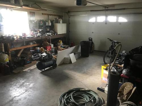 307 8  Ave, Fox Creek, AB - Indoor Photo Showing Garage