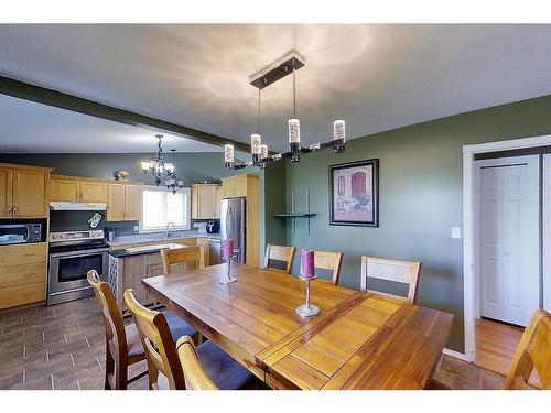 808 10 Street, Fox Creek, AB - Indoor Photo Showing Dining Room