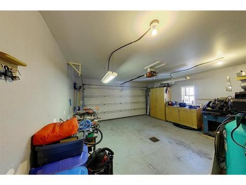808 10 Street, Fox Creek, AB - Indoor Photo Showing Garage