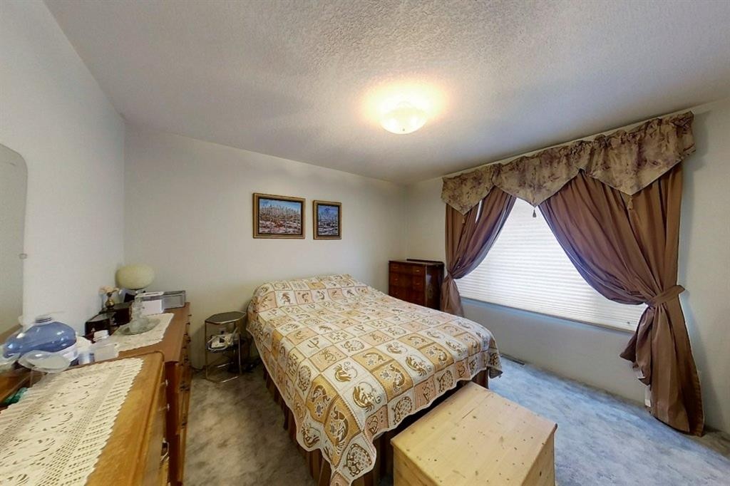 5114 49 Ave, Robb, AB - Indoor Photo Showing Bedroom