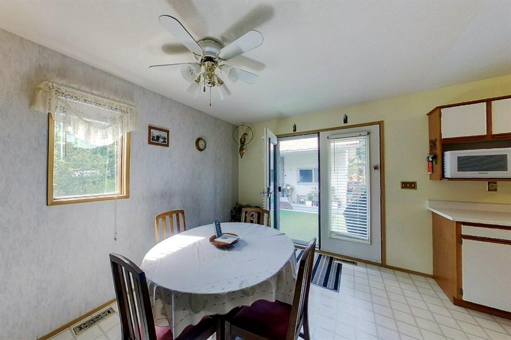 5114 49 Ave, Robb, AB - Indoor Photo Showing Dining Room