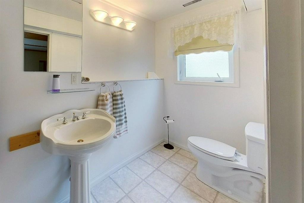 5114 49 Ave, Robb, AB - Indoor Photo Showing Bathroom